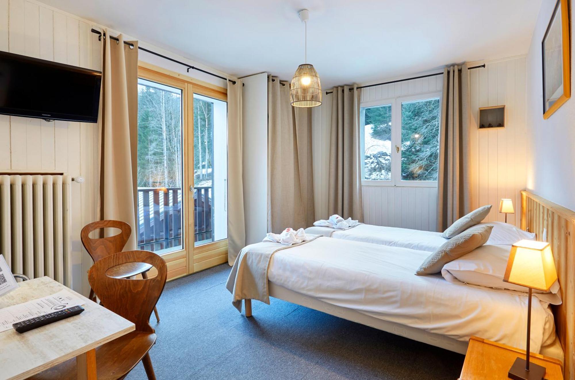 Hotel Eliova L'Eau Vive Châtel Exterior foto
